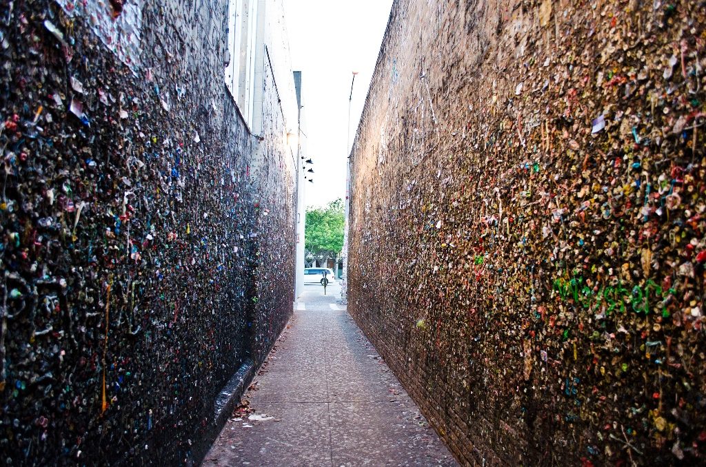 Bubblegum Alley | © ars5017 / Flickr