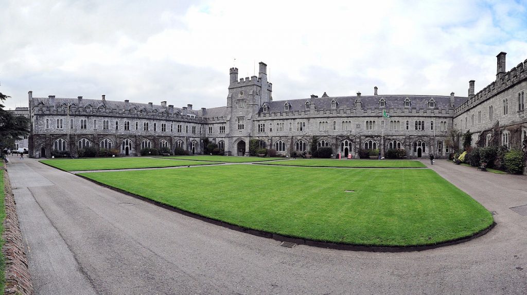 The "Long Hall" and the clock tower of the UCC quadrangle | © Bjørn Christian Tørrissen/WikiCommons