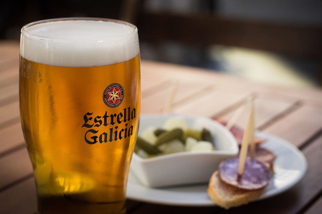  Estrella Galicia, Vigo | ©Metukkalihis / Wikimedia Commons