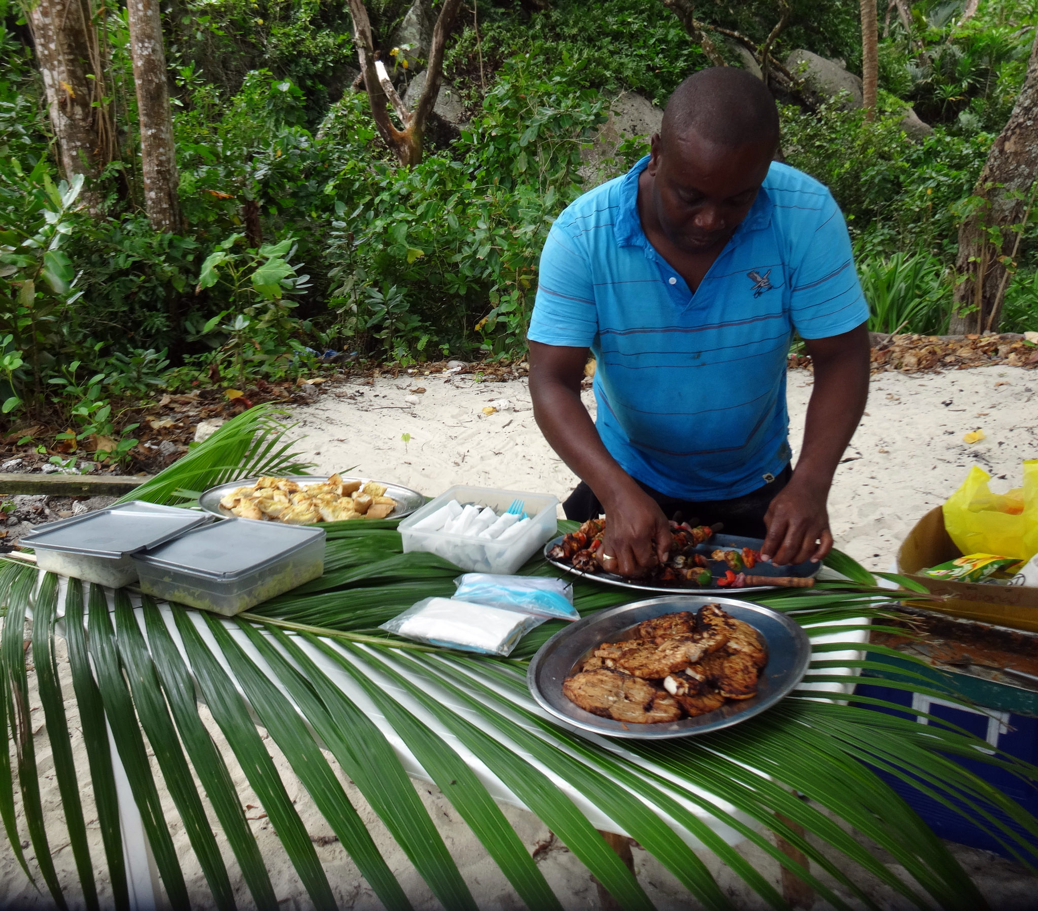 20 unmissable attractions in Seychelles - bbq on the beach at curieuse island