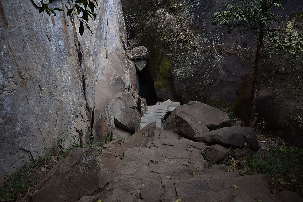 Edakkal caves from the top | © Nithish Ouseph / Wikimedia Commons