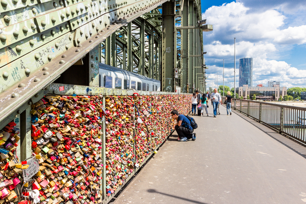 17 Photos of Cologne's Love Locks Bridge That Prove Love is Alive