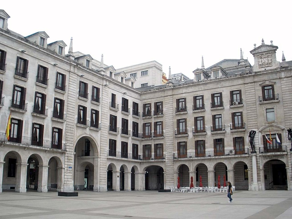 Plaza Porticada, Santander | ©Zarateman / wikimedia Commons