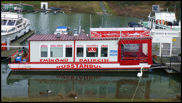 Düsstanbul Döner Boot, Dusseldorf, Germany | © abudulla.saheem/Flickr