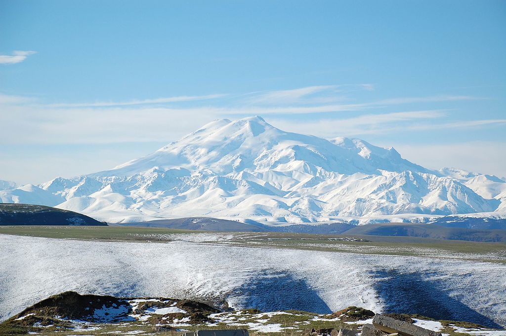 1024px-Mount_Elbrus_May_2008