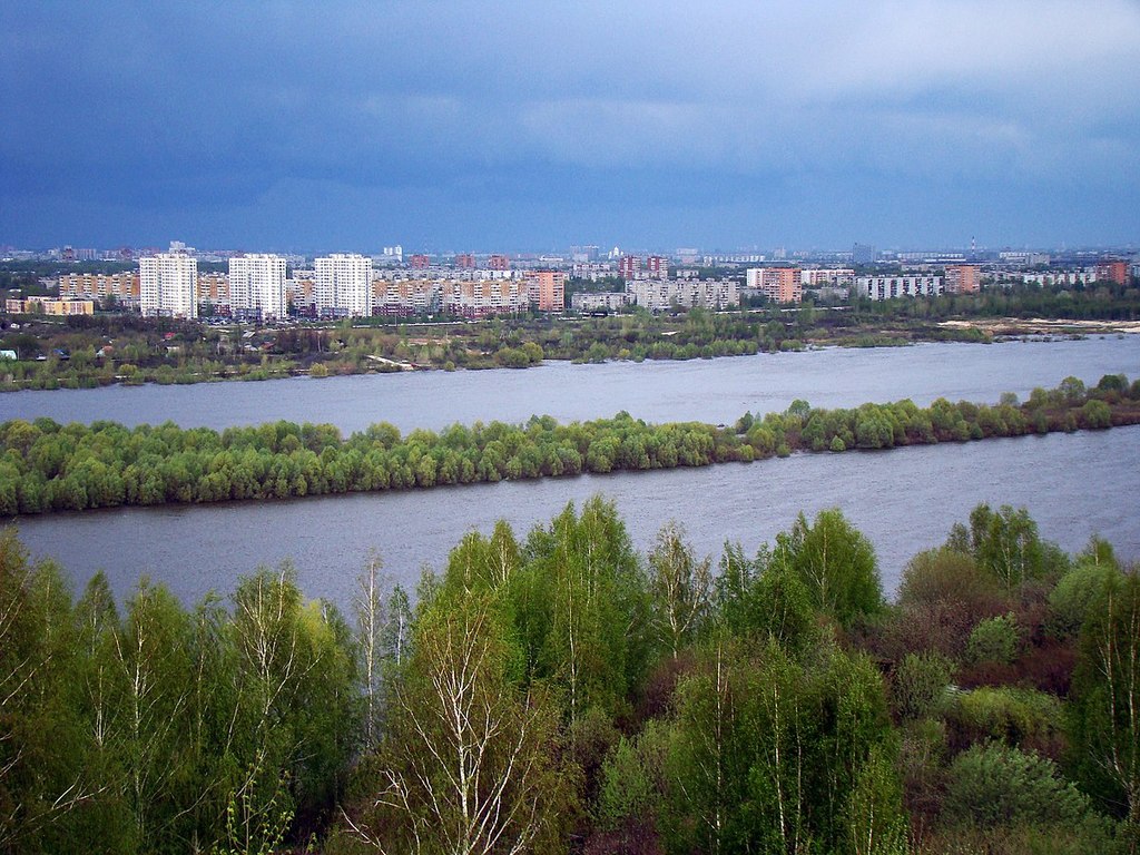 1200px-View_to_Avtozavodsky_district_of_Nizhny_Novgorod_-