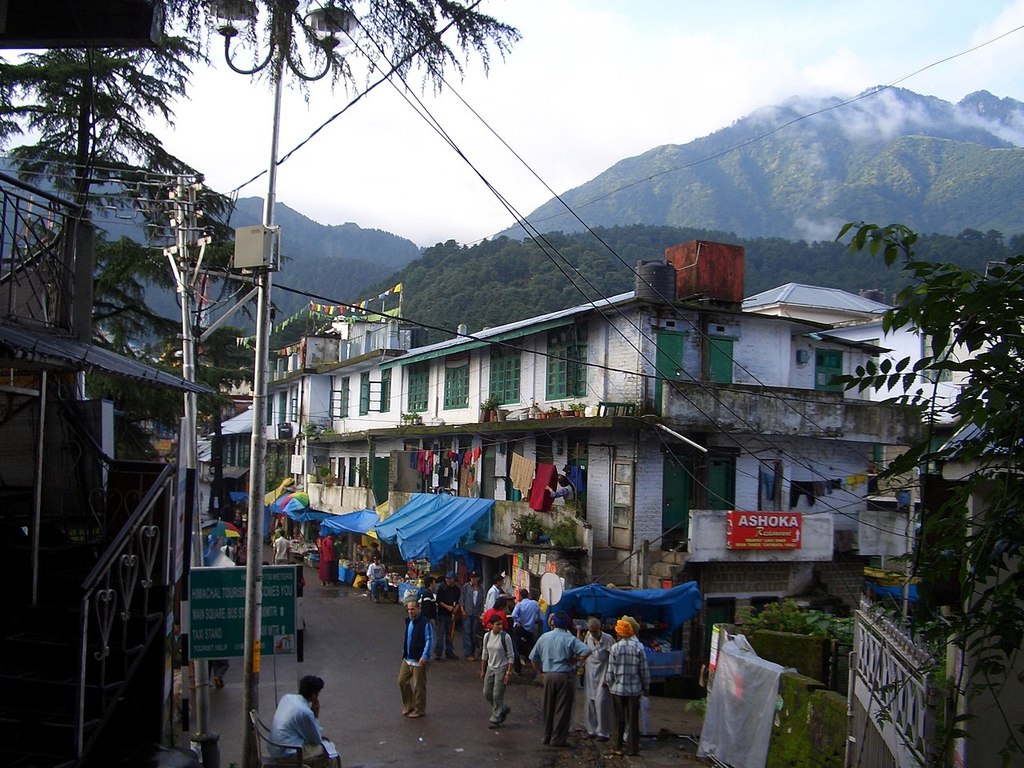 1280px-Street_of_McLeod_Ganj