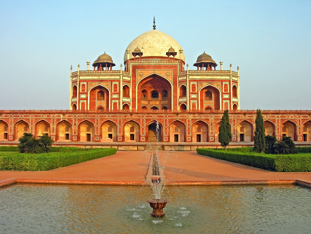 essay on historical building in india