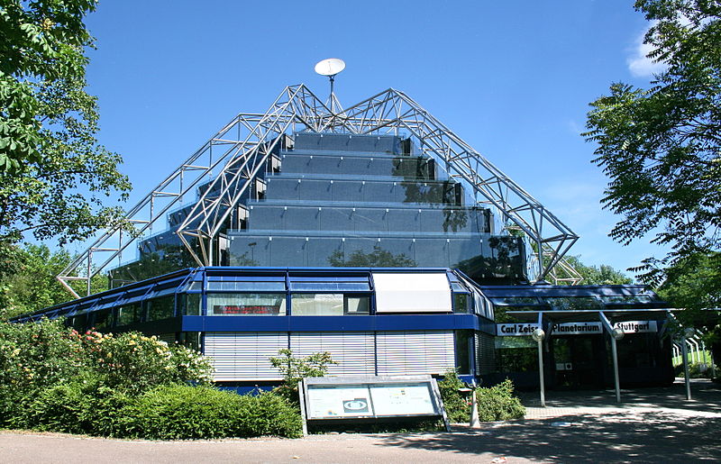800px-Carl-Zeiss_Planetarium_(Stuttgart)