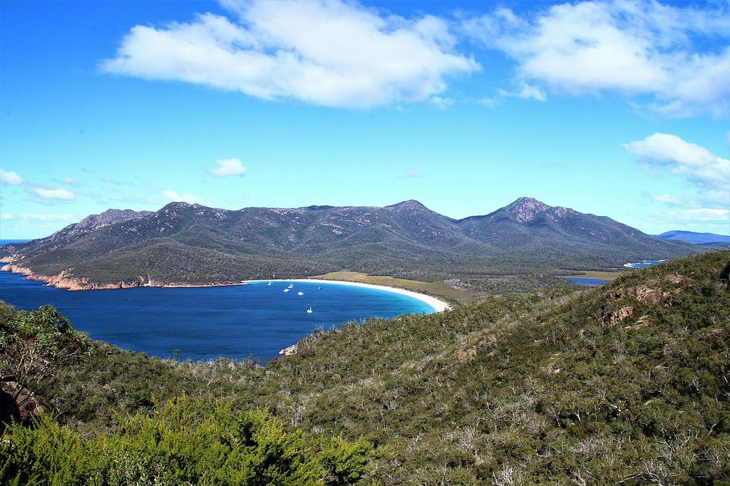 Wineglass_Bay_Lookout