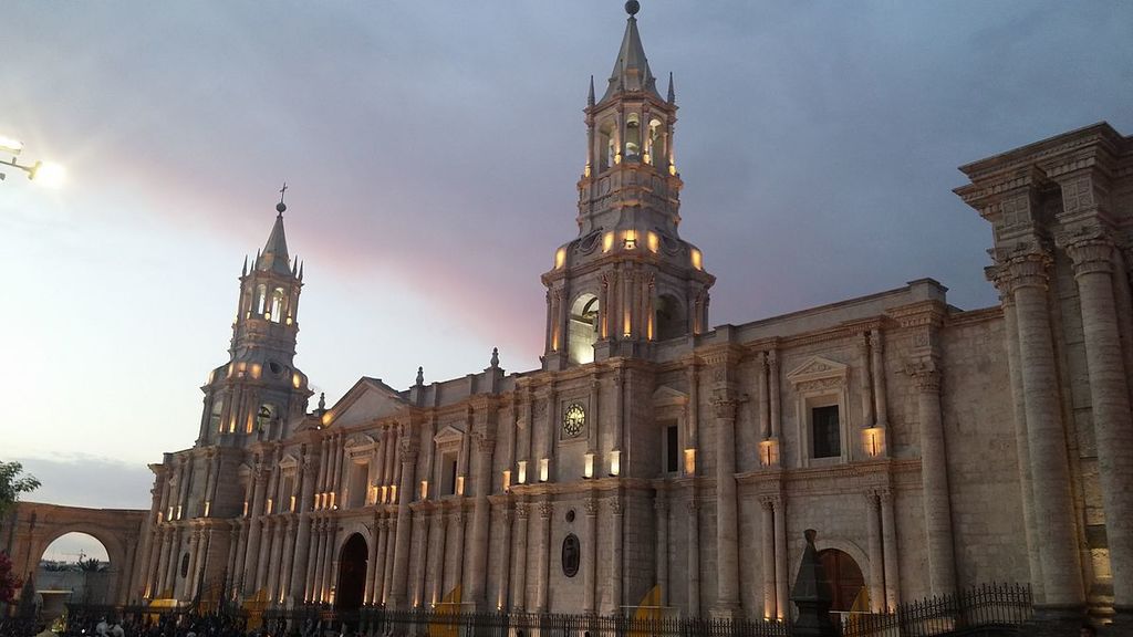 1200px-Catedral_de_Arequipa_II