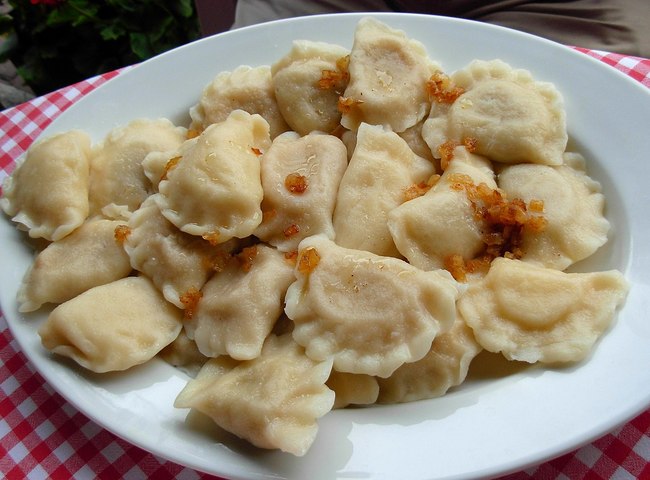 1200px-Pierogi_07-01