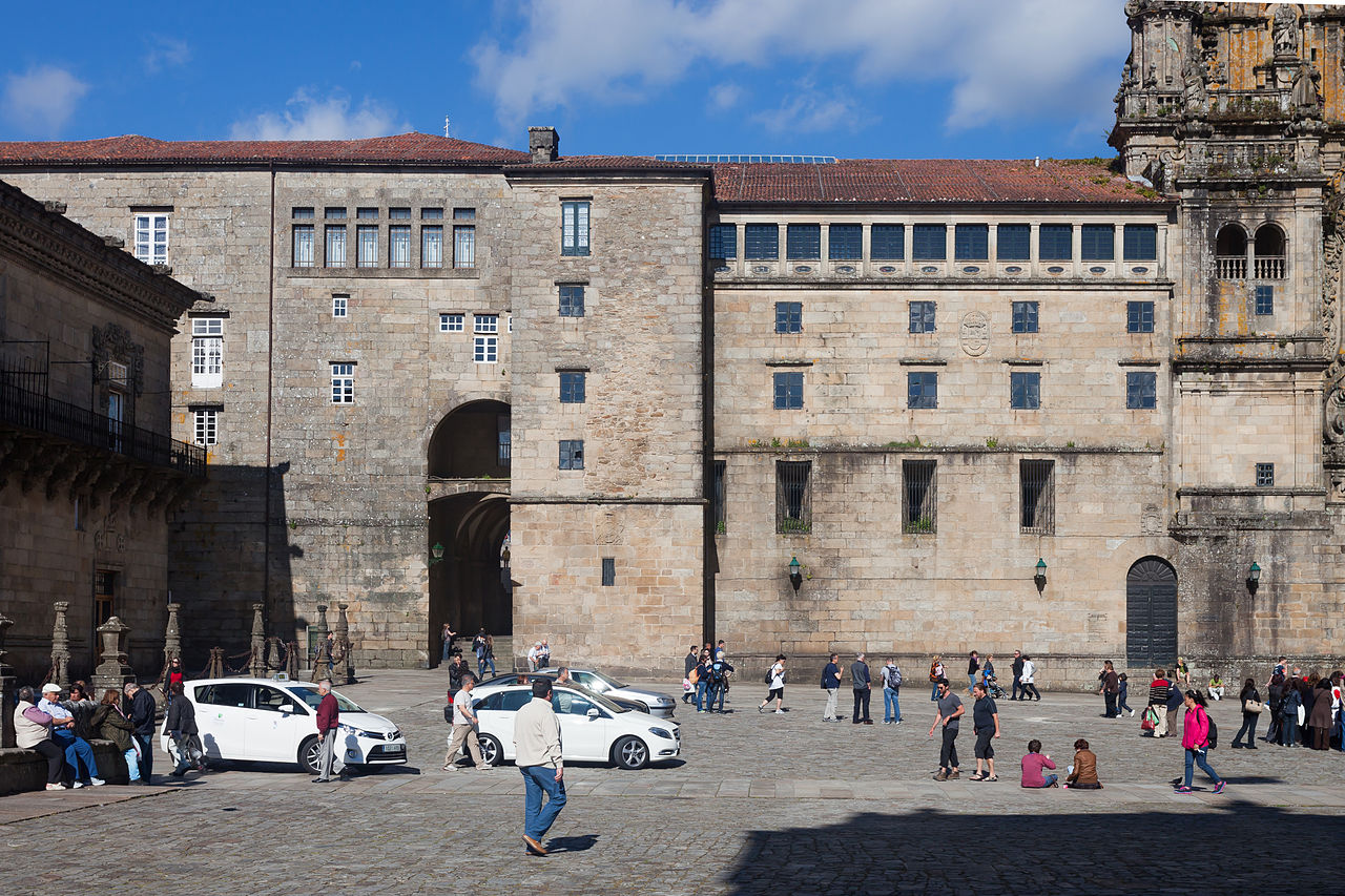 Pazo de Xelmírez, Santiago de Compostela, Spain | ©Luis Miguel Bugallo Sánchez (Lmbuga) / Wikimedia Commons