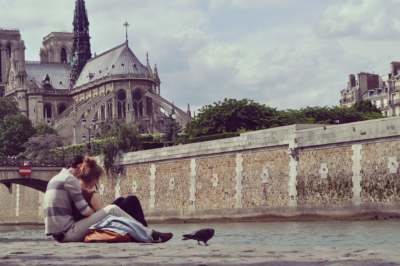 Dating sri lanka in Paris