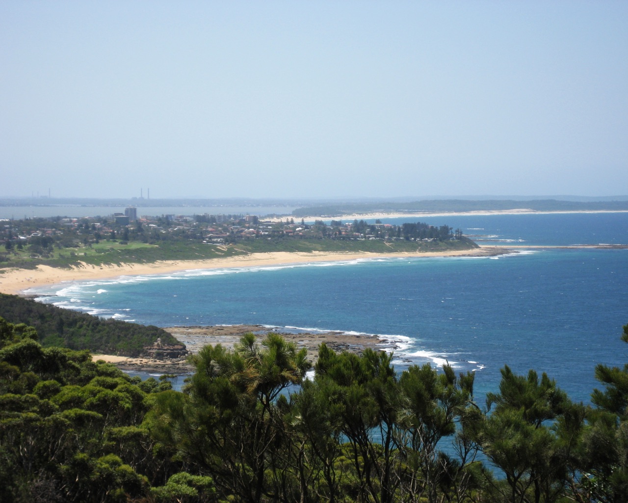 Central beach. New South Wales побережье. Central Coast New South Wales. Новый Южный Уэльс Австралия. Новый Южный Уэльс Австралия Кристалл Плейс.