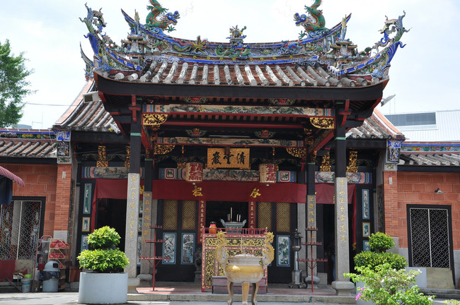 The main shrine of Snake Temple