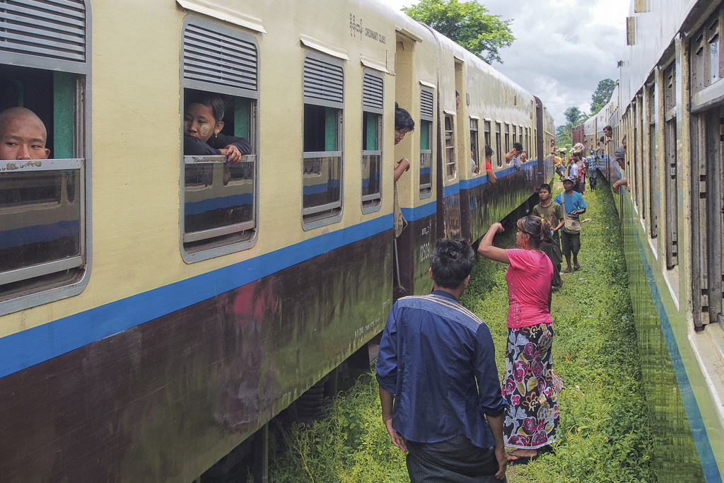 train travel in myanmar