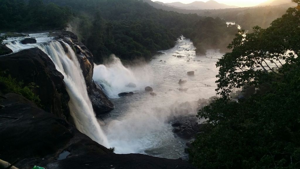 1.athirappilly_falls_
