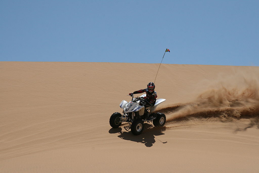 Quad biking on the dunes of the Namib | © Ltz Raptor/WikiCommons