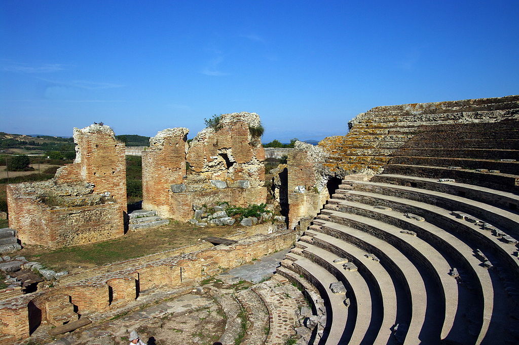 1024px-GR-nikopoli-odeon-innen