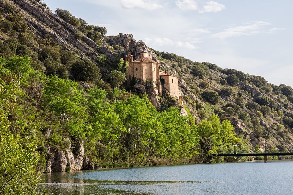 Ermita de San Saturio, Soria | ©Diego Delso / wikimedia Commons