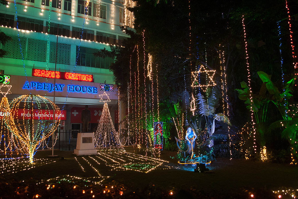 Christmas Decor in Park Street, Kolkata Sujay25 WikiCommons