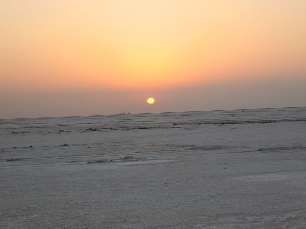 Rann of Kutch at sunrise Bhargavinf WikiCommons