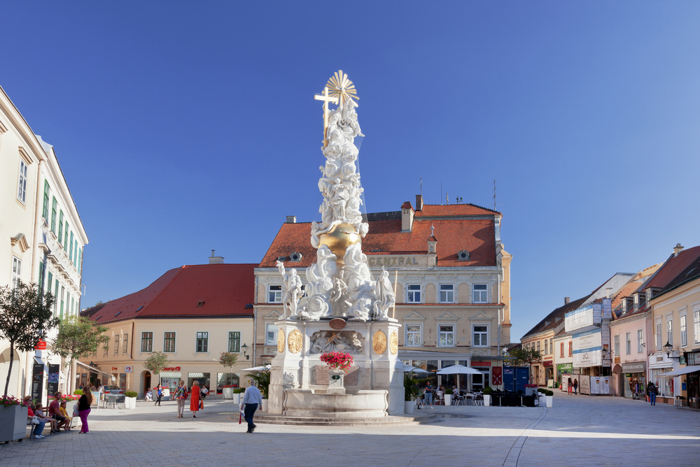 Plague Column in Baden, Austria | © volkova natalia/Shutterstock