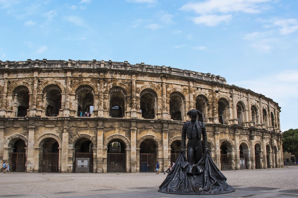 the-arena-of-nimes-2968780_1280