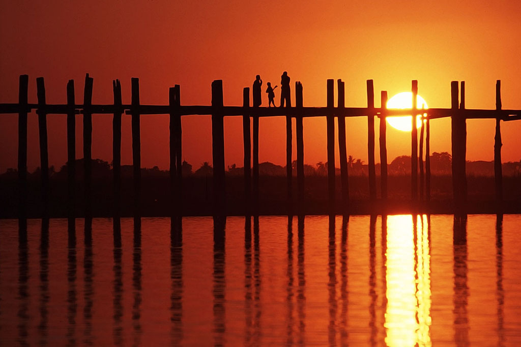 u-bein-teak-bridge-at-sunset