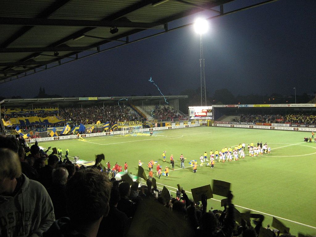 1024px-Cambuurstadion