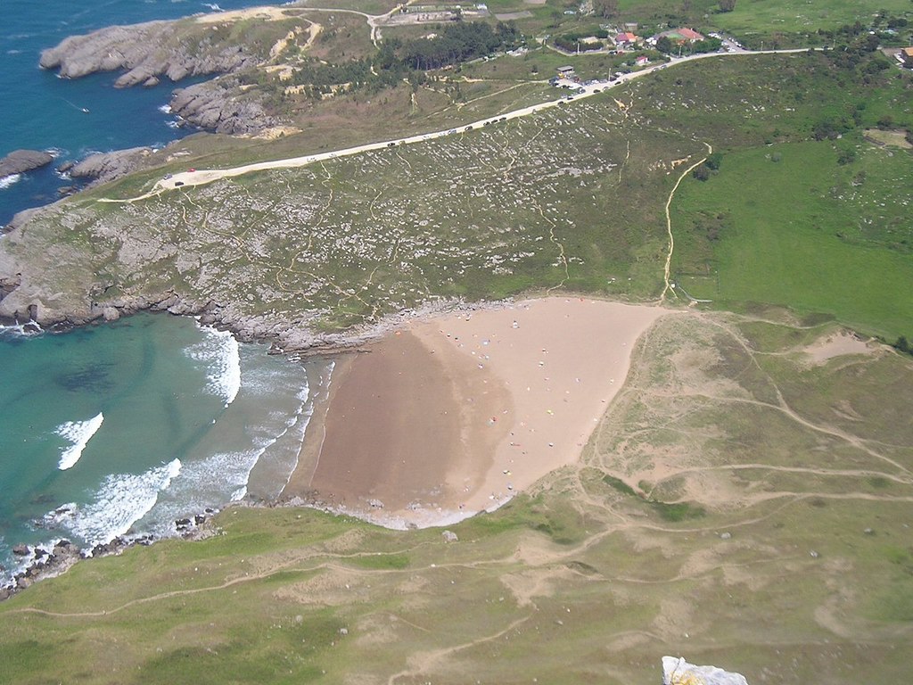 Playa de Oriñón, Cantabria | ©Vanbasten 23 / Wikimedia Commons