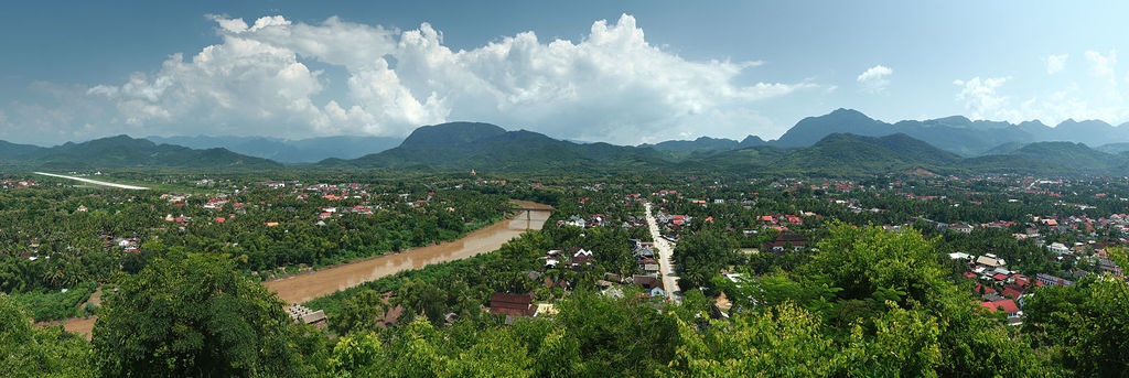 Luang Prabang and Chom Pet | © Benh LIEU SONG/WikiCommons