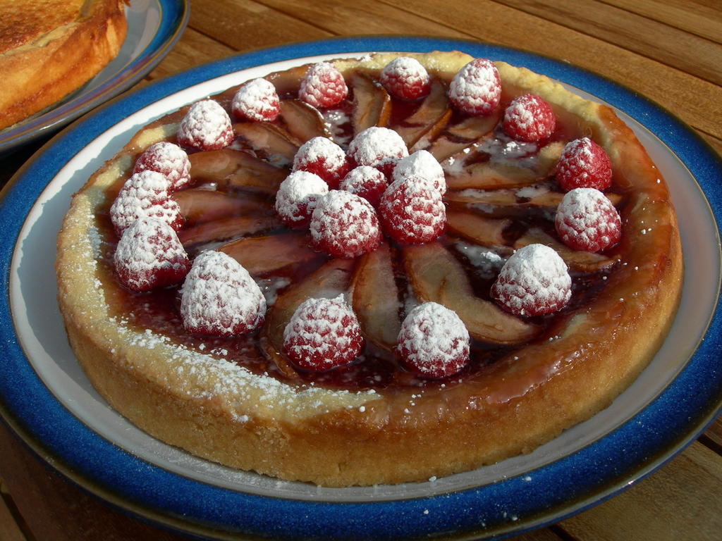 Raspberry-pear-tart-shortcrust