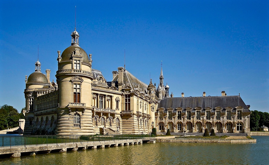 chateau-de-chantilly-1106563_1920