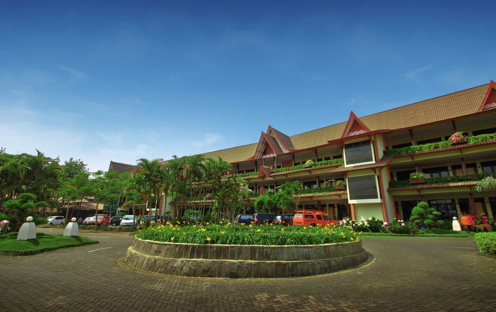 Promo [50% Off] Grand Cakra Hotel Malang Indonesia | Reviews Hotel
