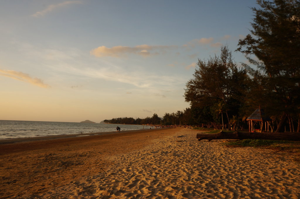 A great place to watch have a picnic and watch the sunset | © Sam Bedford