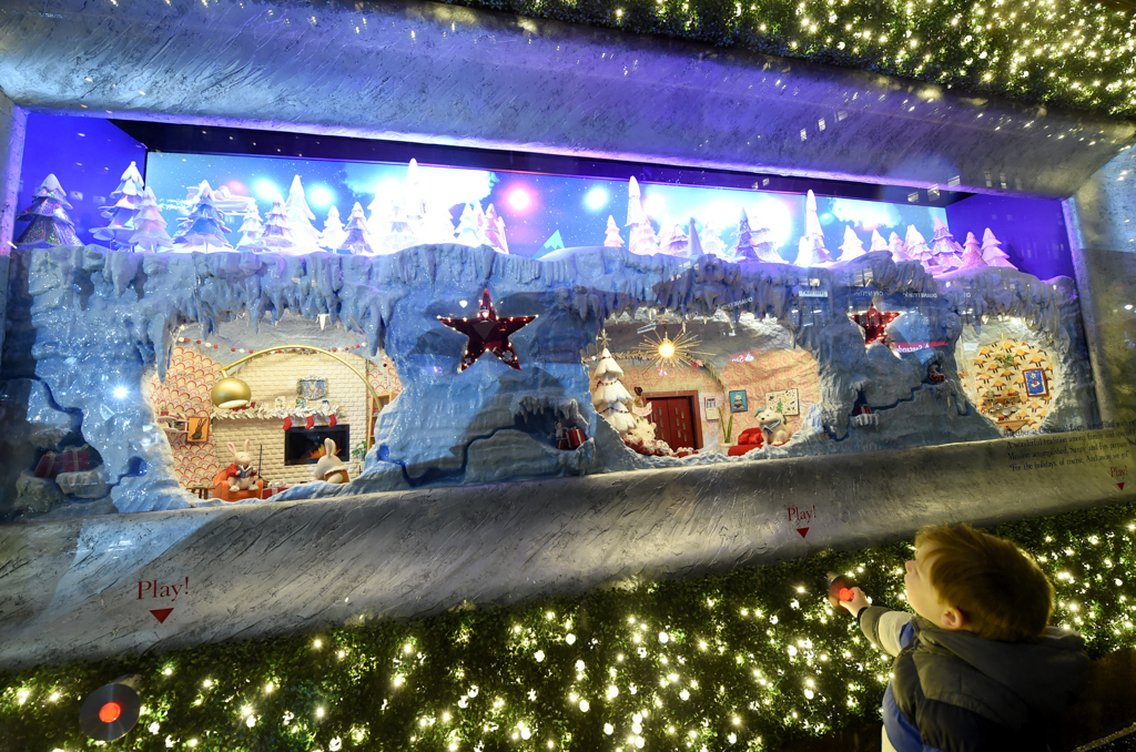 Macys Nyc Christmas 2022 Hours A Brief History Of New York City's Holiday Windows