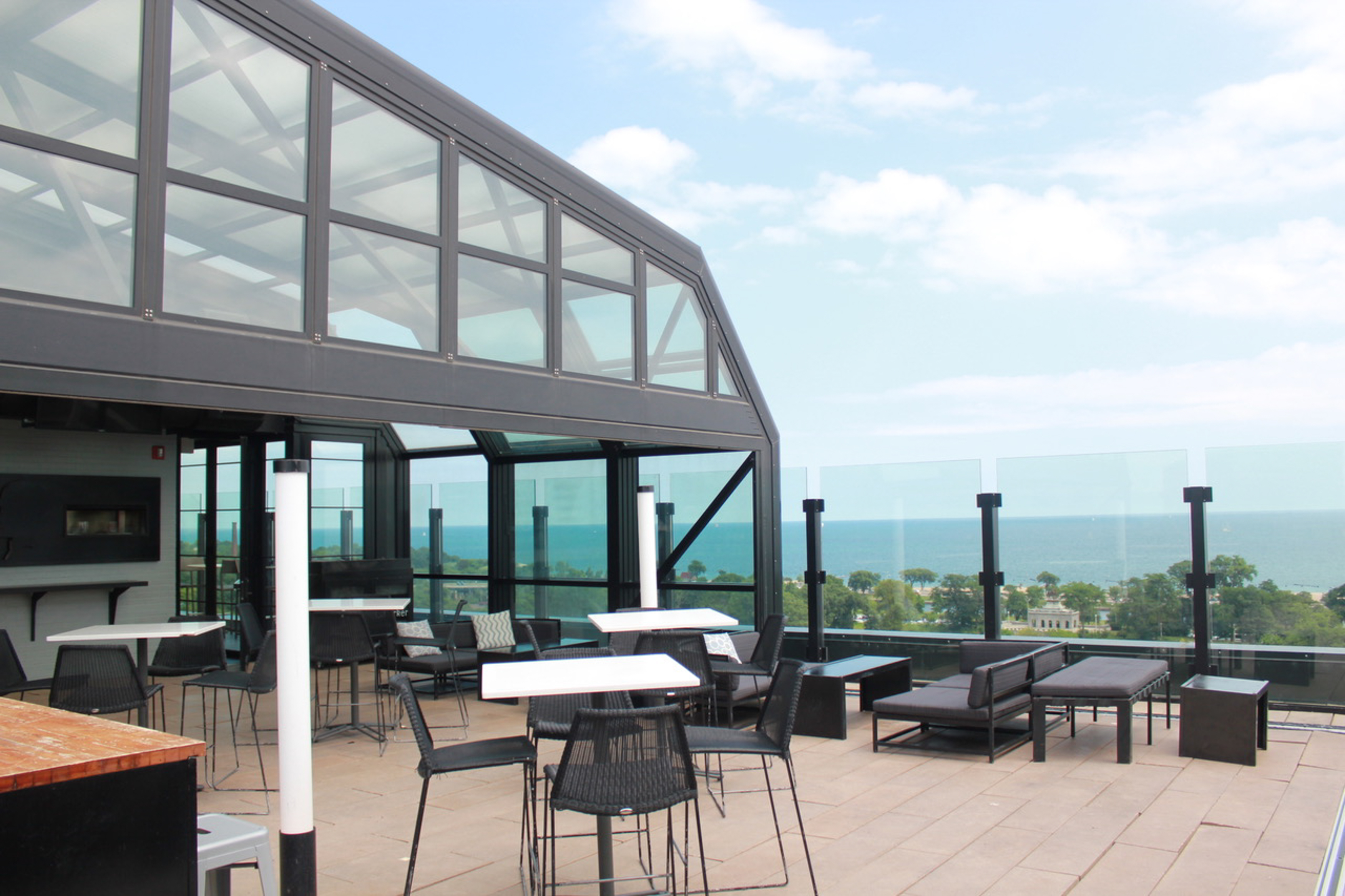 Top 10 Rooftop Bars For Summer In Chicago