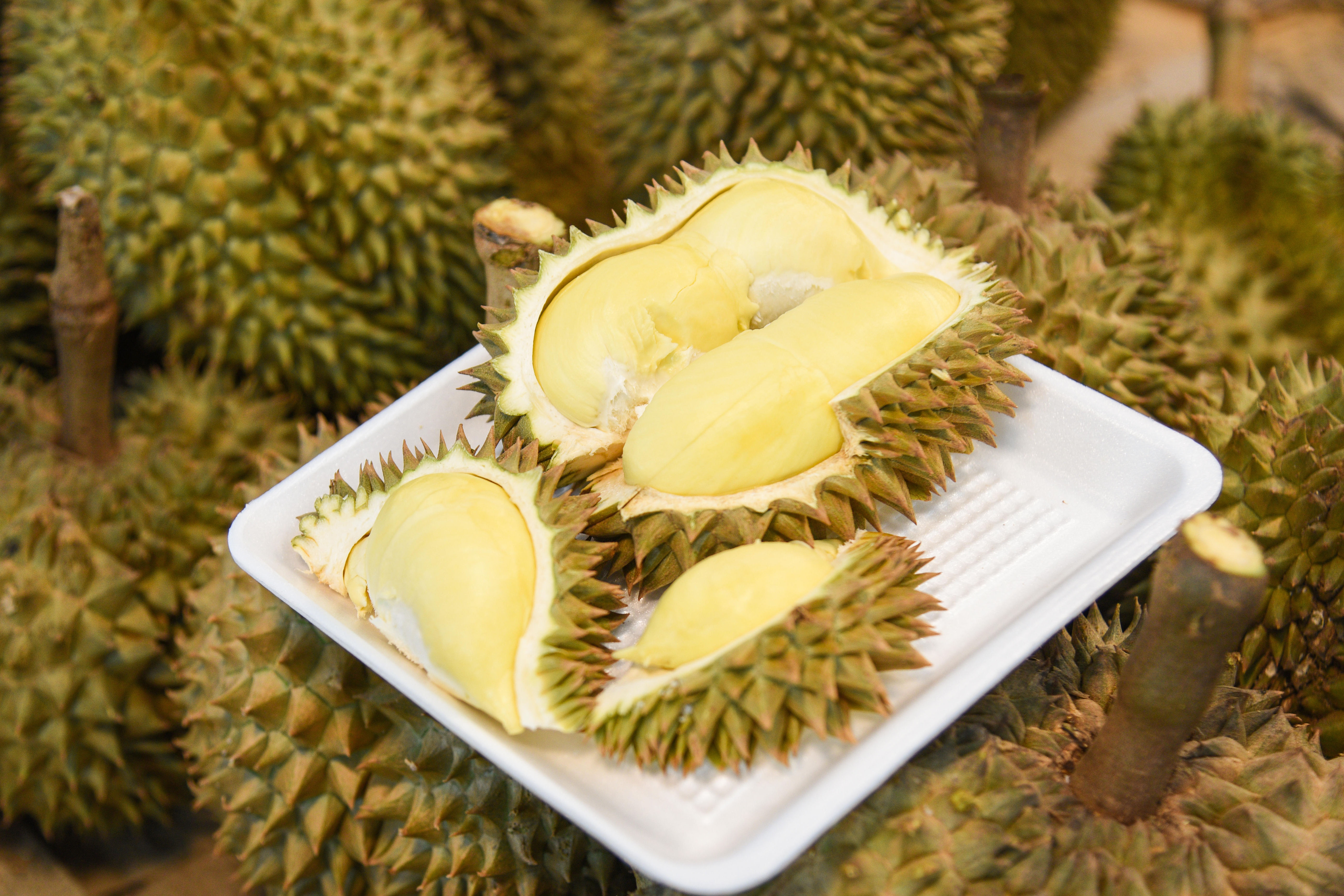 8 Things You Need To Know About Durian Fruit The World S Smelliest Snack