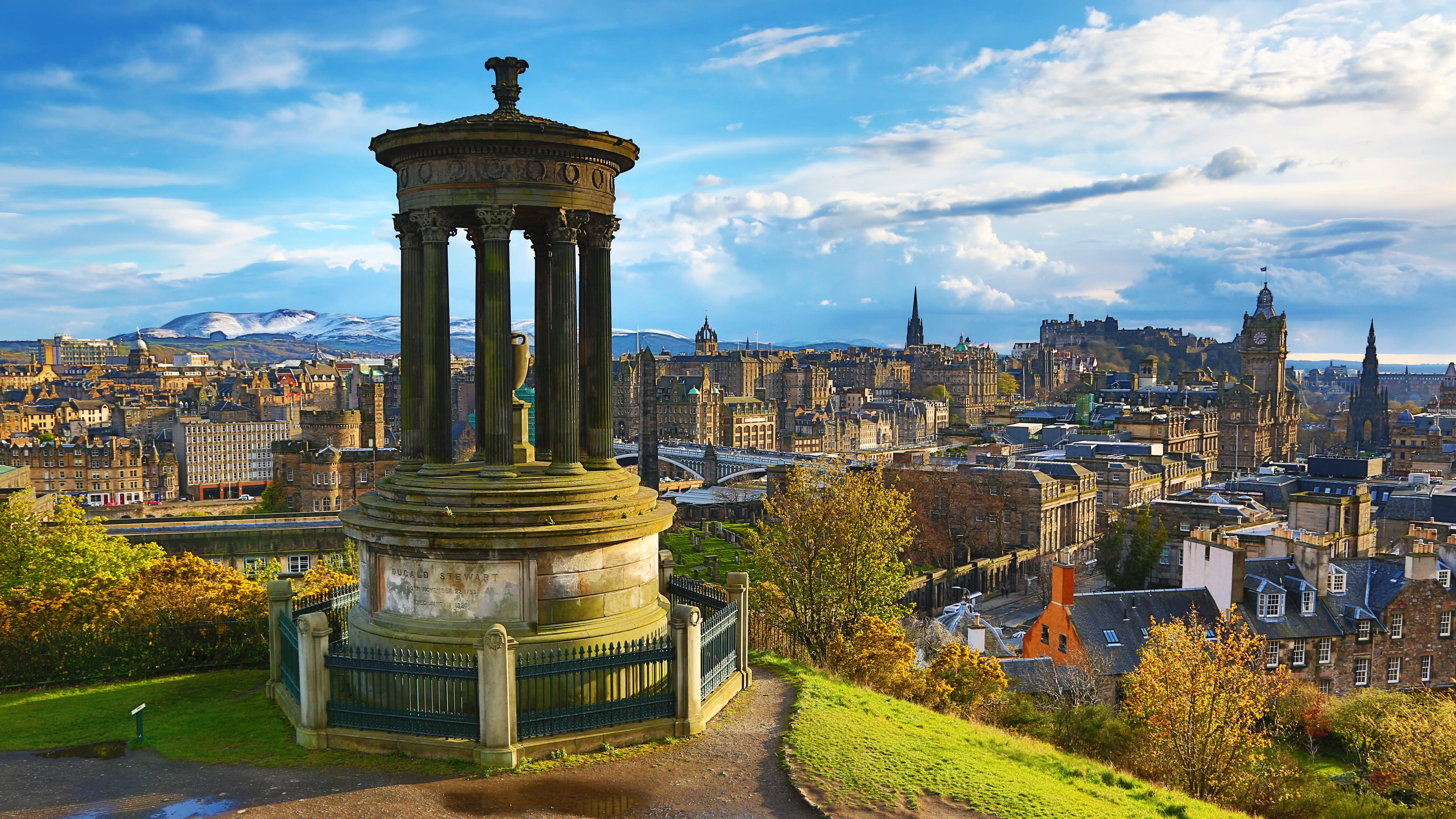 11 Can't-Miss Points of Interest in Edinburgh