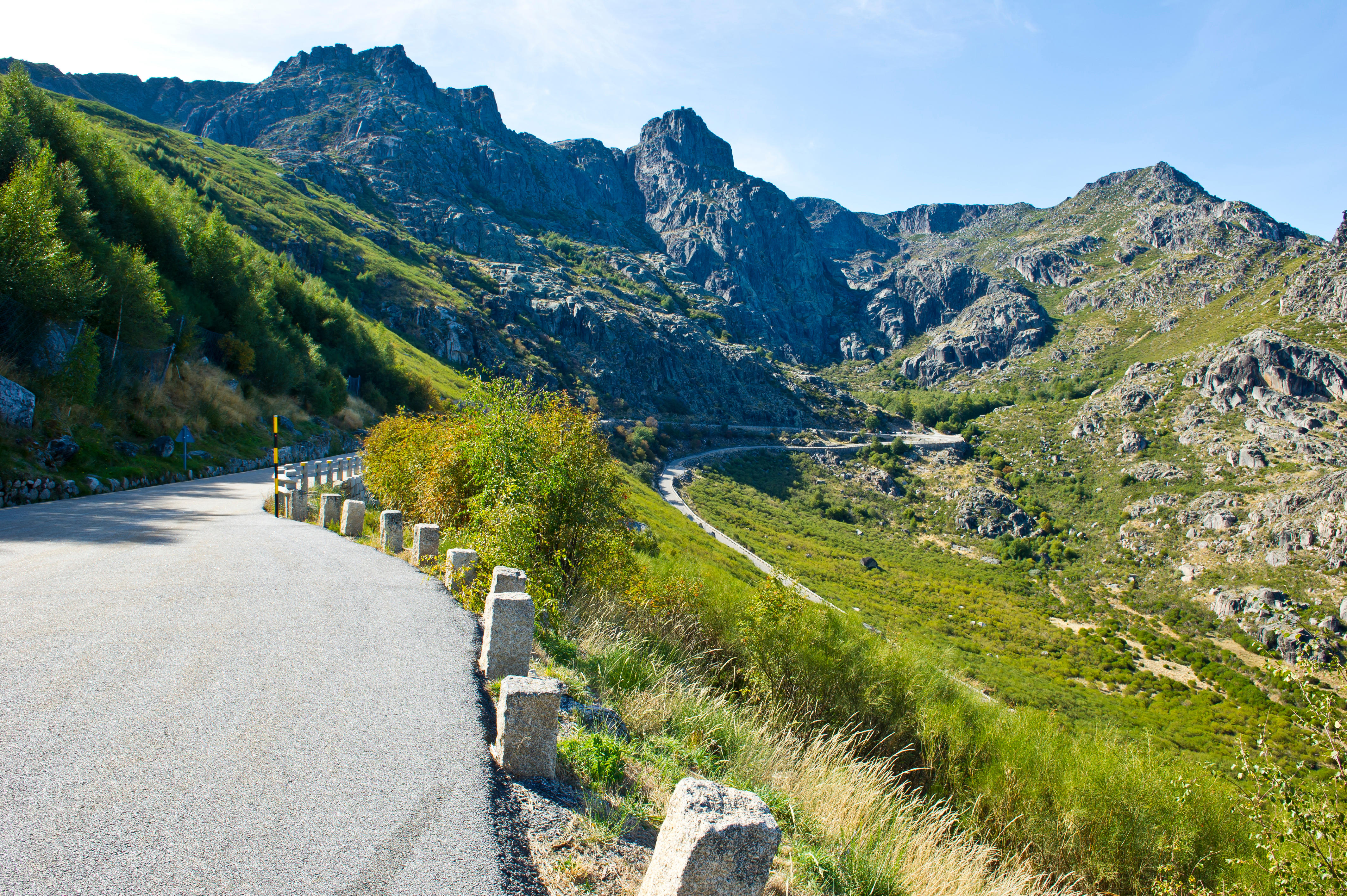 torre serra da estrella camera clipart