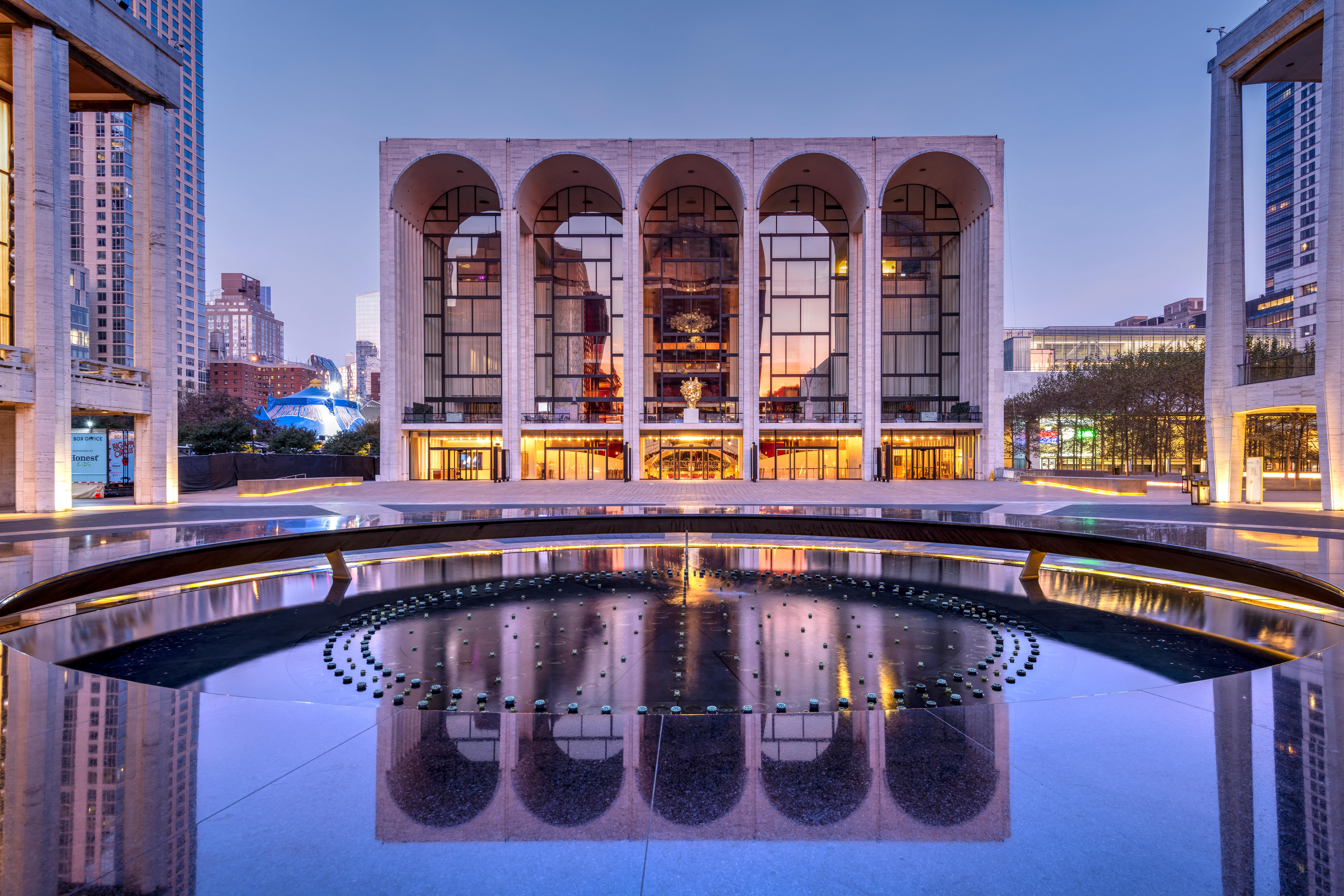 Metropolitan Opera House, Lincoln Center, Upper West Side, Manhattan, New York, USA
